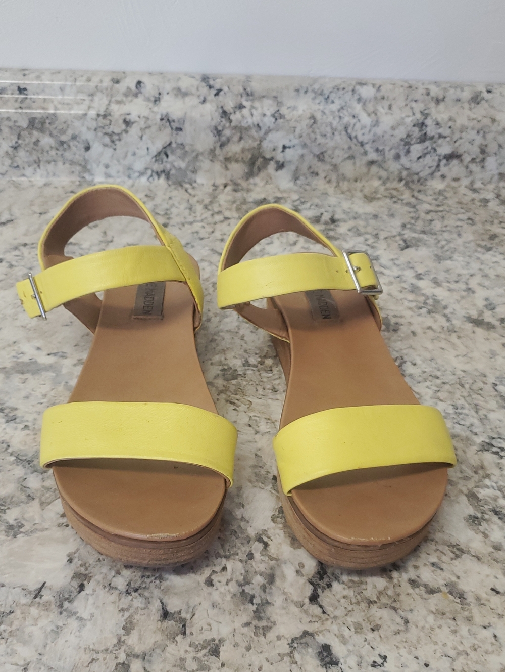 STEVE MADDEN Bright Yellow Women's Platform Sandals, size 6